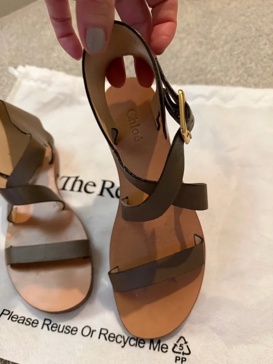 Chloe EU37 Gladiator Style Leather Strappy Sandals w/ Gold Hardware - Picture 6 of 9